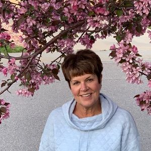 Meet your Posher, Laurie